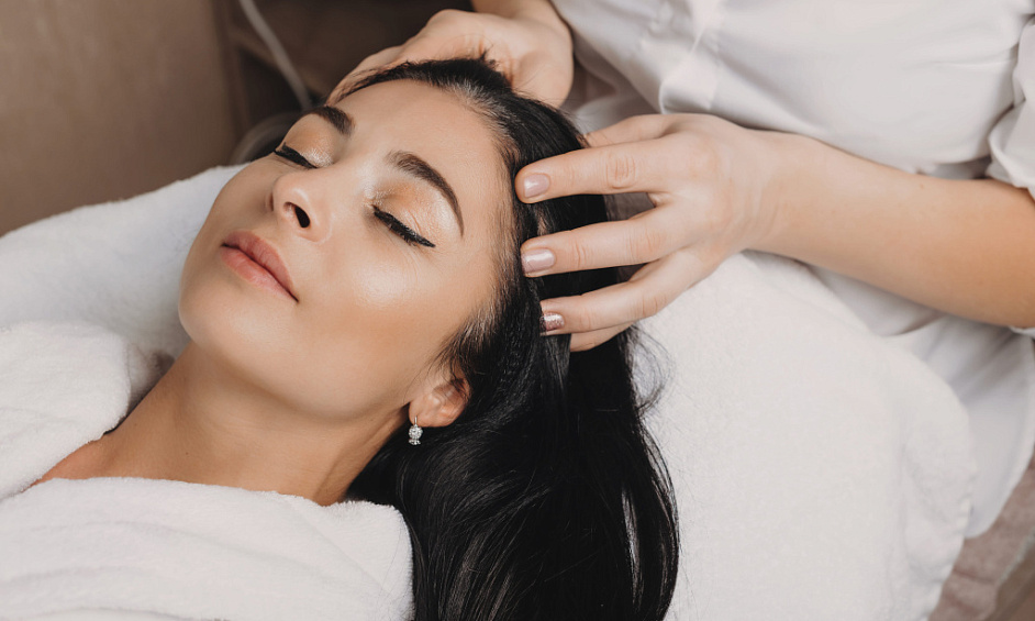 Hair & Massage Salon With Large Space, Prime Main Street Location - (Cml 11339) For Sale 1 Hair & Massage Salon With Large Space, Prime Main Street Location - (Cml 11339) For Sale 1