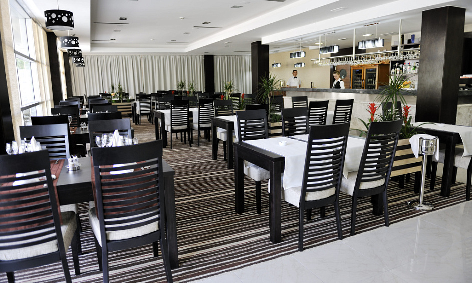 Licensed & Spacious Food Premise, Kingsland - (cml 11567) For Sale 1