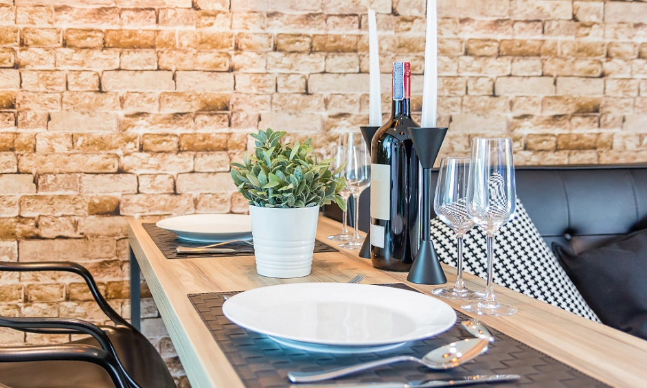 Large Licensed Restaurant In Prime East Auckland Location - (Cml 11196) For Sale 1
